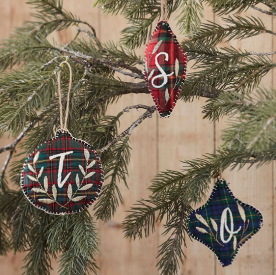 personaliseddecorationshero.png?sw=554&q=85