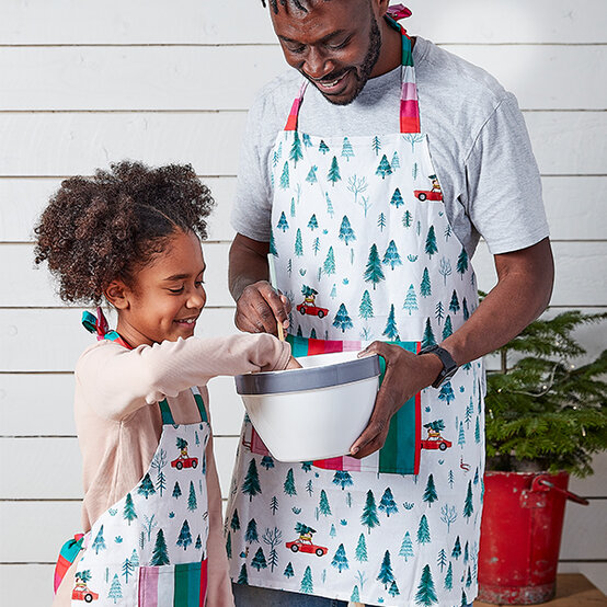 apron.jpg?sw=554&q=85