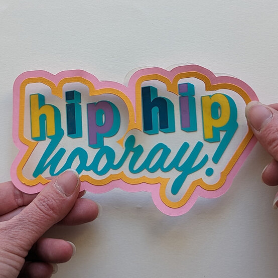 idea_cricut-how-to-make-a-shaker-cake-topper_step6a.jpg?sw=554&q=85