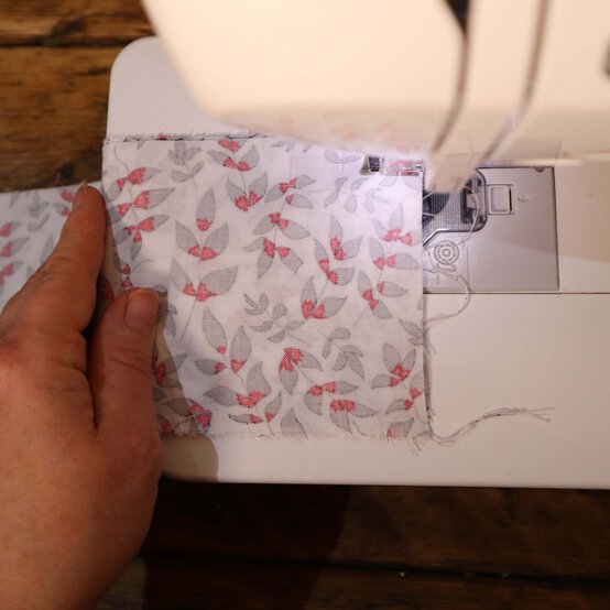 letter-cushion_step3_5.jpg?sw=554&q=85