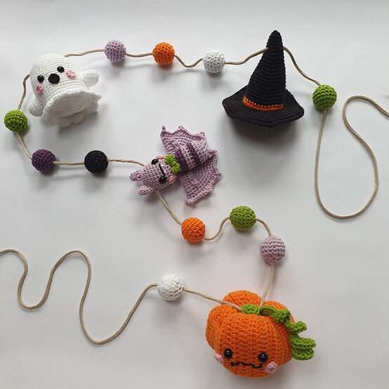 how-to-crochet-a-Halloween-garland_garland.jpg?sw=554&q=85