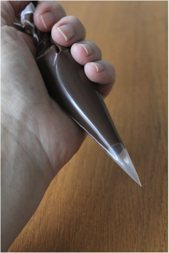 cake-pop-bee-1.png?sw=554&q=85