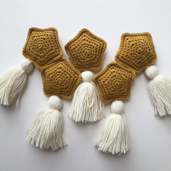 Christmas-stash-busting-ideas_Star15.jpg?sw=554&q=85