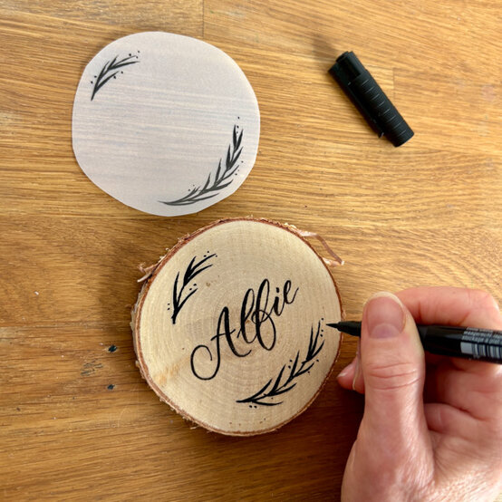 idea%5Fmodern%2Dcalligraphy%2Dplace%2Dcards%5Fstep%2D3.jpg?sw=554&q=85