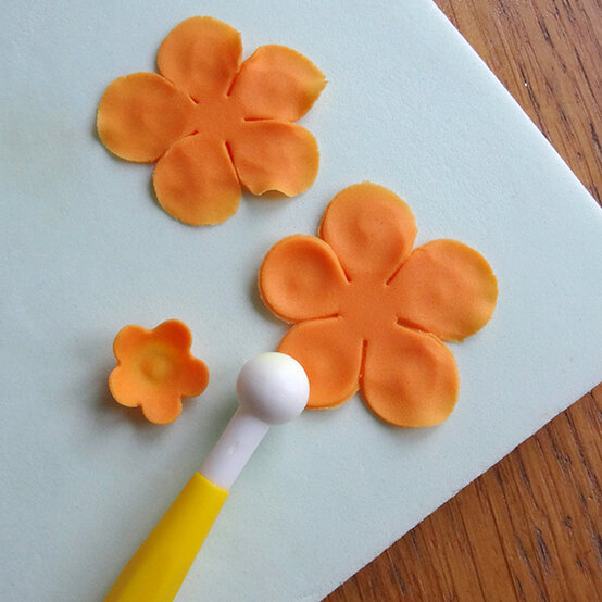 plant-pot-bunny-cake-44.jpg?sw=554&q=85