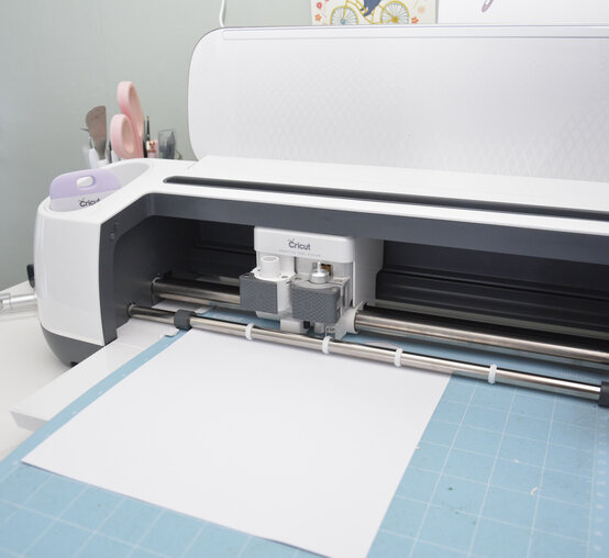 cricut_how_to_make_easter_egg_wall_art_step14.jpg?sw=554&q=85