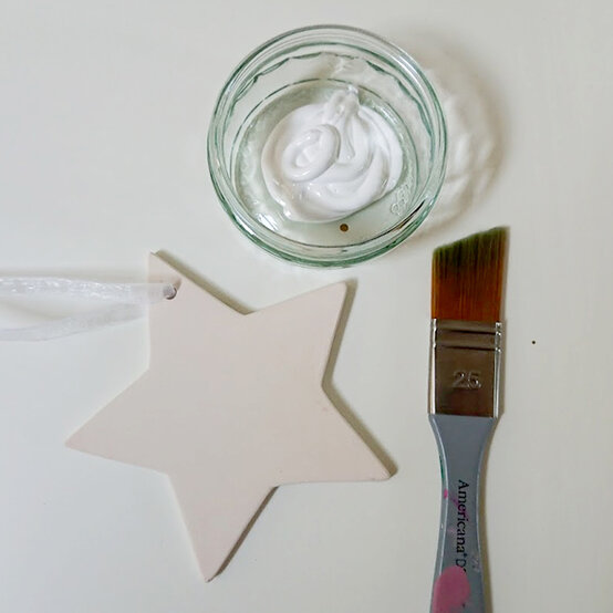 hanging-dec-star-step1.jpg?sw=554&q=85