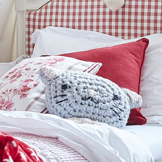 handmade-gifts-for-pets-18.jpg?sw=554&q=85