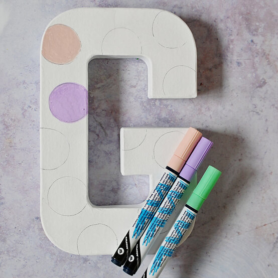 how-to-use-paint-markers_mache_step7.jpg?sw=554&q=85