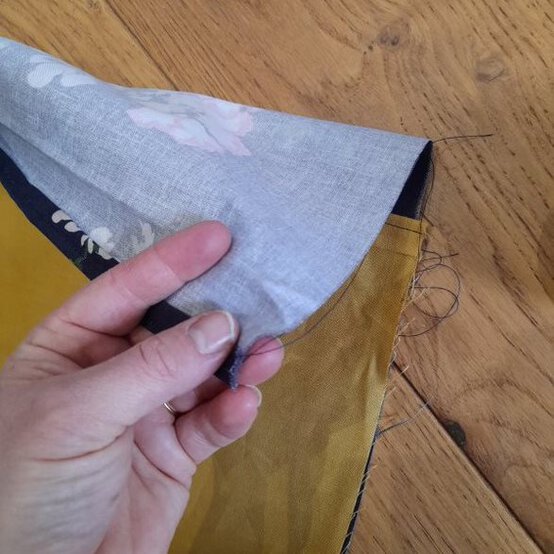 pillow_floor_mat_joules_3a.jpg?sw=554&q=85