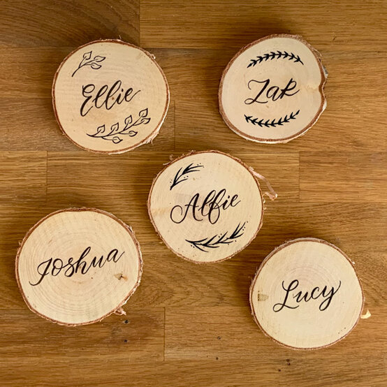 idea%5Fmodern%2Dcalligraphy%2Dplace%2Dcards%5Fstep%2D2.jpg?sw=554&q=85