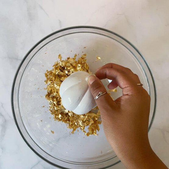 sophisticated-halloween-2020_step-6_1.jpg?sw=554&q=85