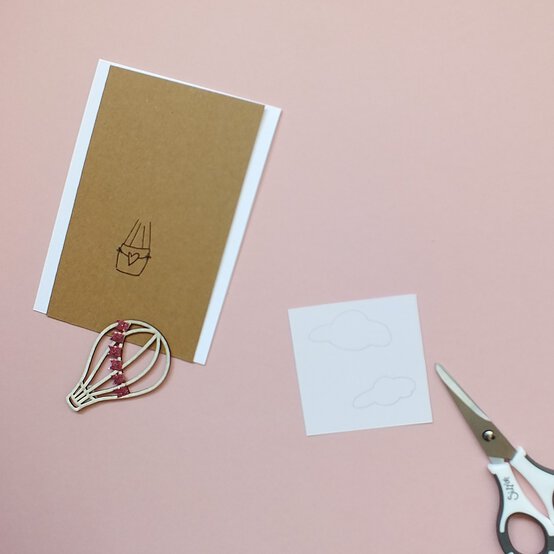 balloon_card_wooden_balloon_step_2.jpg.jpg?sw=554&q=85