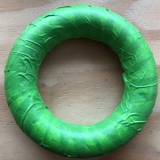 hand-cut-wreath2.jpeg?sw=554&q=85