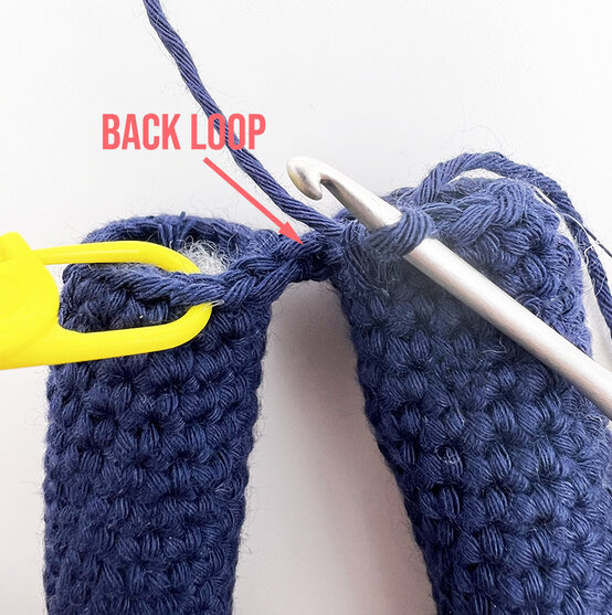 How-to-Crochet-an-Amigurumi-King-Charles_Legs1.jpg?sw=554&q=85