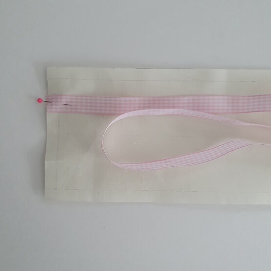 cricut-how-to-make-a-floral-headband-step12.2.jpg?sw=554&q=85