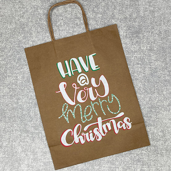 idea_ways-to-personalise-a-christmas-gift-bag_step4b.jpg?sw=554&q=85