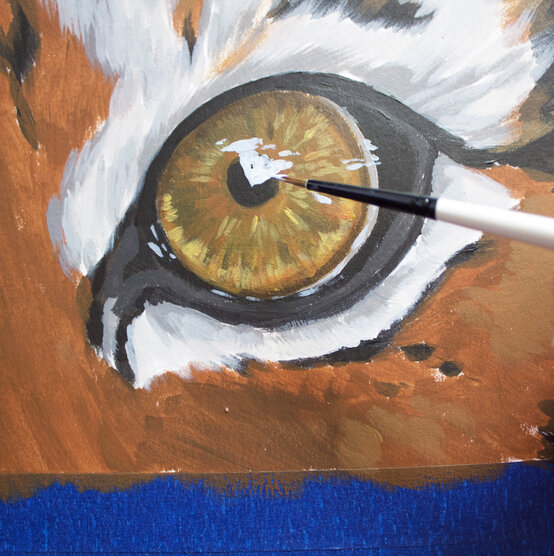 get_started_in_acrylics_eye_detail_4.jpg?sw=554&q=85