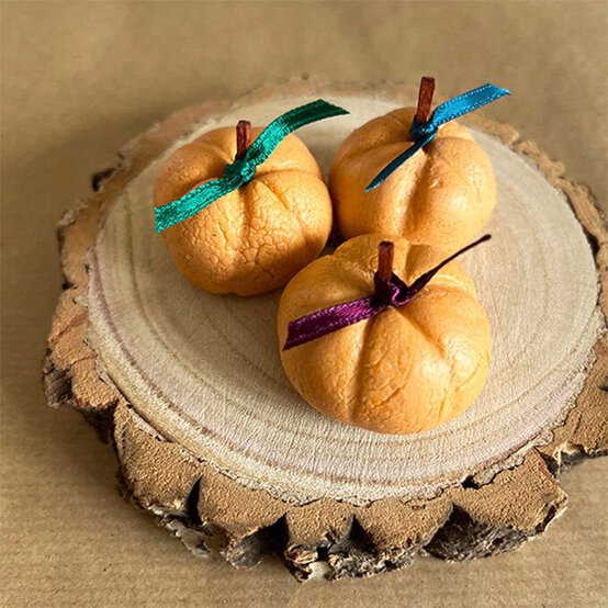 artisan-Idea_main_how-to-make-salt-dough-pumpkins.jpg?sw=554&q=85