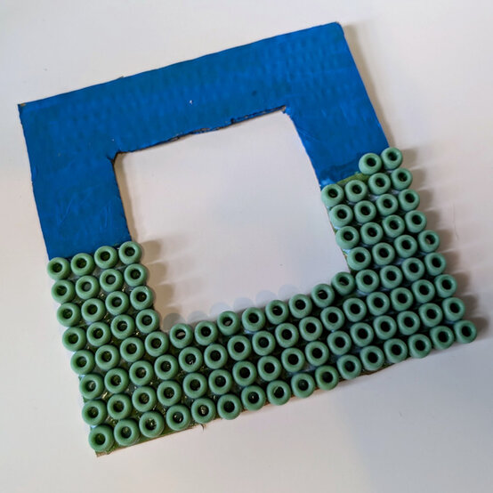 idea%5Fbeaded%2Dphoto%2Dframe%5Fstep%2D4.jpg?sw=554&q=85