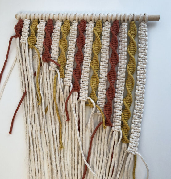 how_to_make_a_diagonal_macrame_wallhanging_step-18.jpg?sw=554&q=85