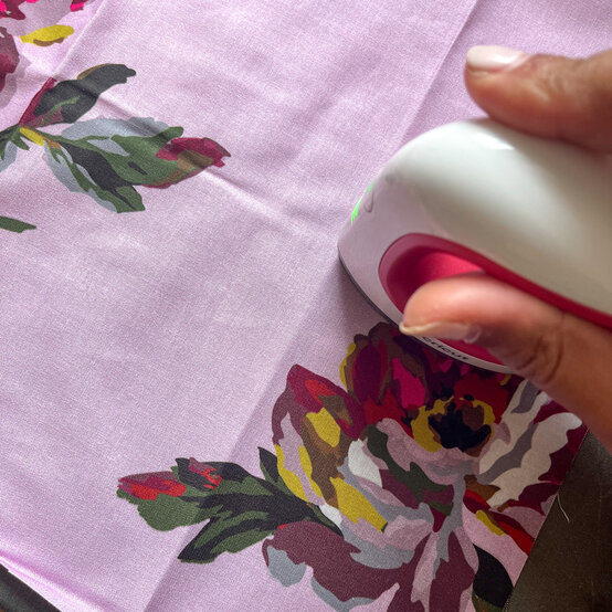 joules-piped-cushion---step-1.jpg?sw=554&q=85