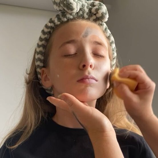 halloweenskeleton_-step-2.jpg?sw=554&q=85