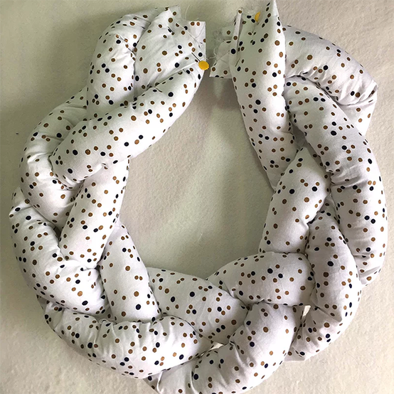 how-to-sew-a-christmas-wreath-8.png?sw=554&q=85