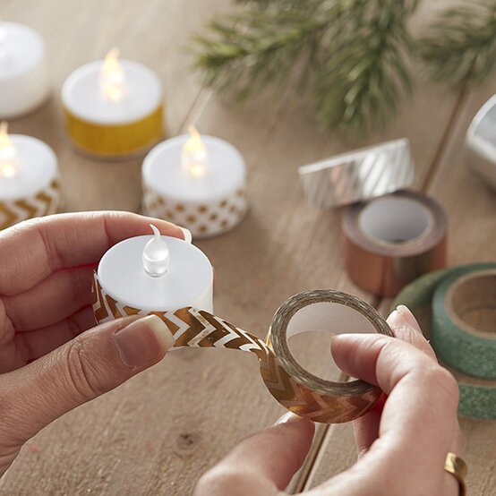 10-quick-christmas-home-decor-ideas10.jpg?sw=554&q=85