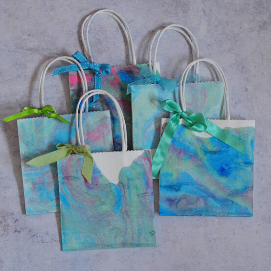 idea%5Fupcycling%2Dprojects%2Dto%2Dmake%2Dwith%2Dkids%5Fstep%2D03.jpg?sw=554&q=85