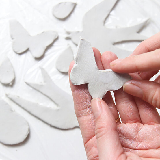 clay-nursery-mobile3.jpg?sw=554&q=85