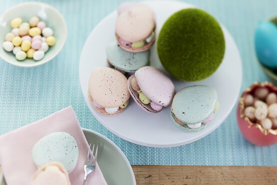 how_to_make_egg_shaped_macarons.jpg?sw=554&q=85