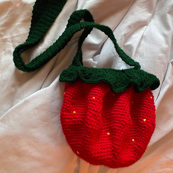 artisan-lauren-hutchins-strawberry-summer.jpg?sw=554&q=85