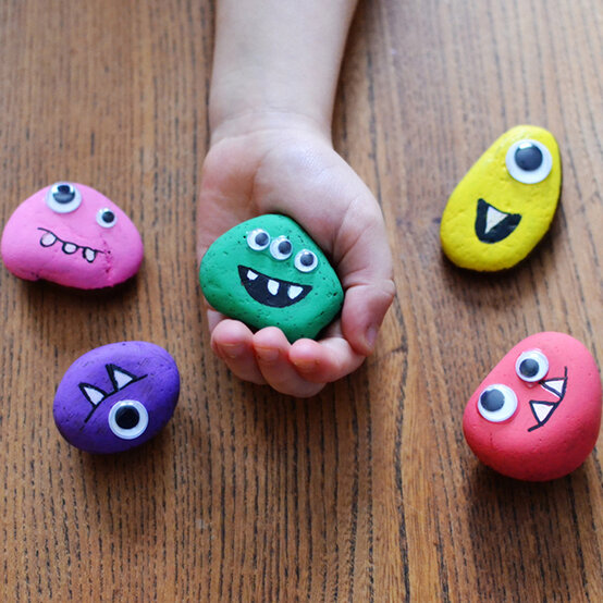 how_to_make_alien_pebbles_step3a.jpg?sw=554&q=85