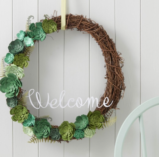 cricut-home-decor-explore-succulent-wreath.png?sw=554&q=85