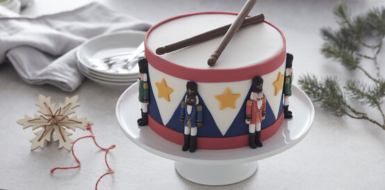 nutcracker-cake_hero.jpg?sw=554&q=85
