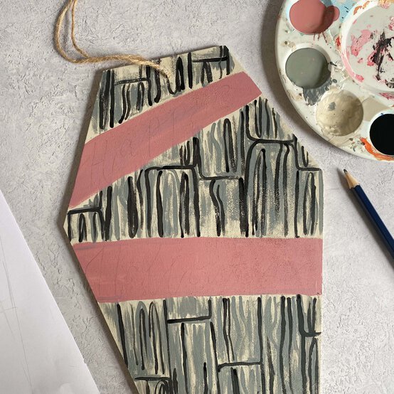 halloween-wooden-coffin-step-4.1.jpg?sw=554&q=85