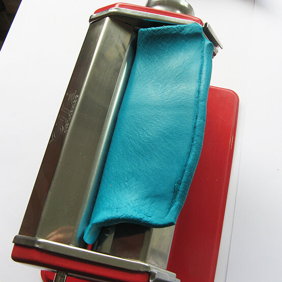 fimo-leather-effect-passport-cover-4.jpg?sw=554&q=85