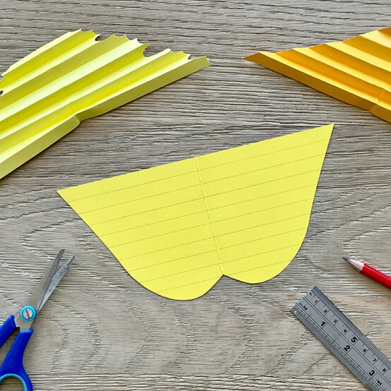 idea_how-to-make-leaf-garland_step2.jpg?sw=554&q=85