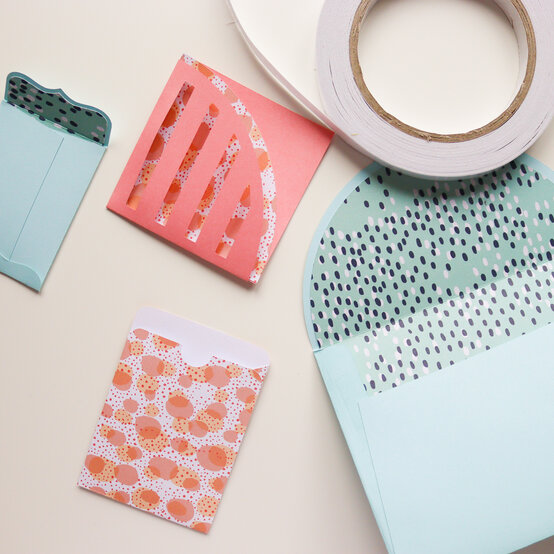 cricut_how_to_make_happy_mail_step-7.jpg?sw=554&q=85