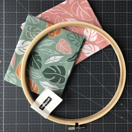 hoop-storage-step_1_1.jpg?sw=554&q=85