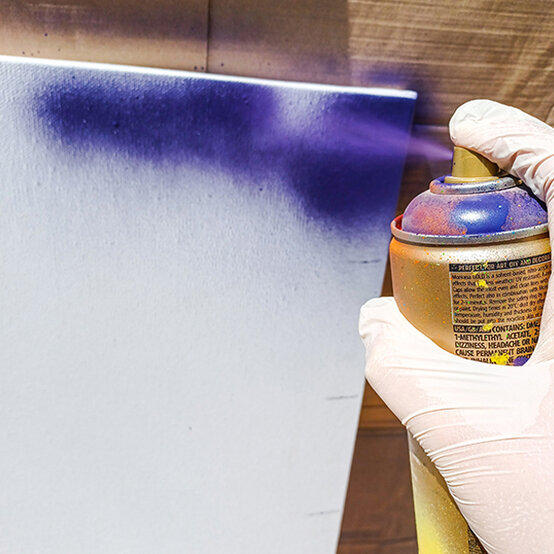 idea_gravity-drip-canvas-with-spray-paint_step2a.jpg?sw=554&q=85