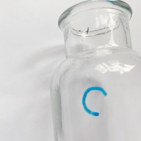 3-ways-to-decorate-vases-2.jpg?sw=554&q=85