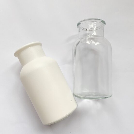 3-ways-to-decorate-vases-1.jpg?sw=554&q=85