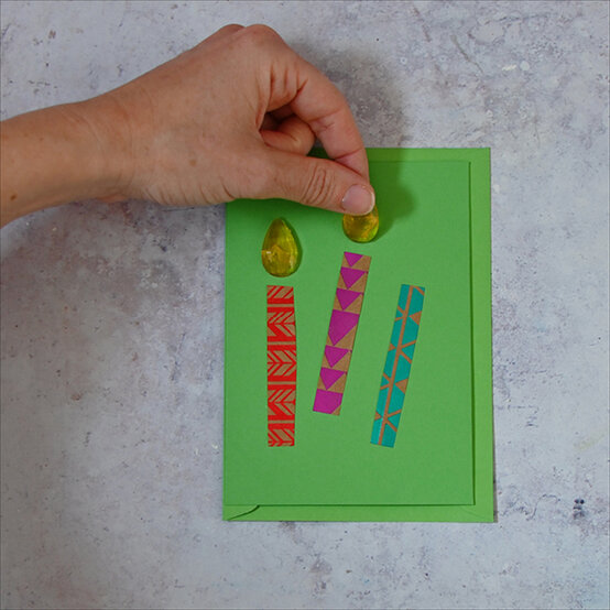 diwali-candle-card-4a.jpg?sw=554&q=85