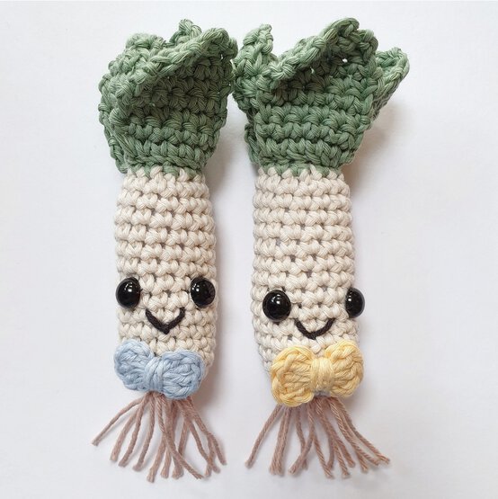 how-to-crochet-amigurumi-leeks-thetwins.jpg?sw=554&q=85