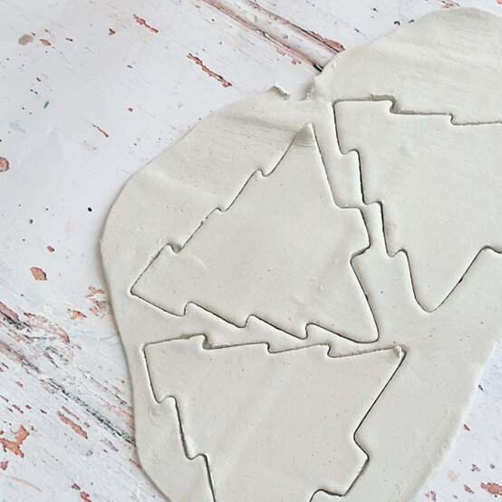 idea_clay-tree-decorations_step2.jpg?sw=554&q=85