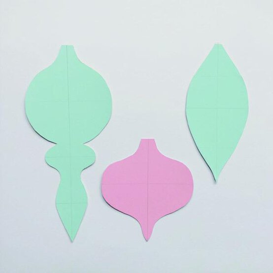 vintage-baubles-flat-1.jpg?sw=554&q=85