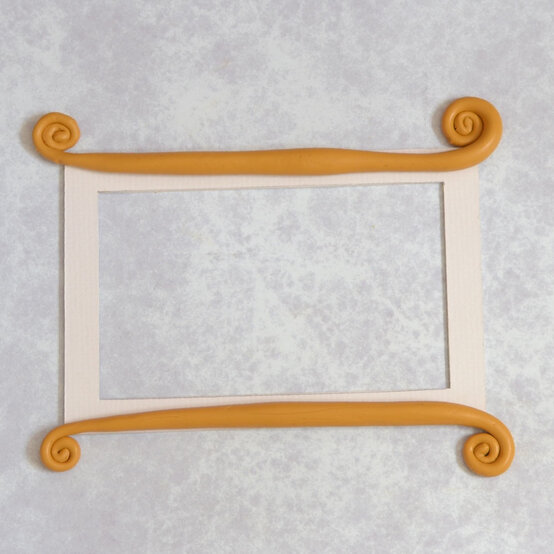 friends-fimo-frame6.jpg?sw=554&q=85