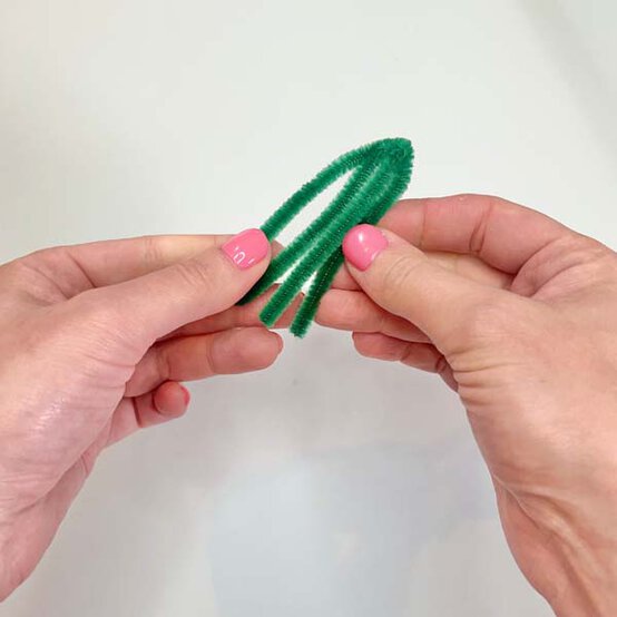 ideas%5Fhow%2Dto%2Dmake%2Dpipe%2Dcleaner%2Dand%2Dfelt%2Dflowers%5Flavender%5F5.jpg?sw=554&q=85